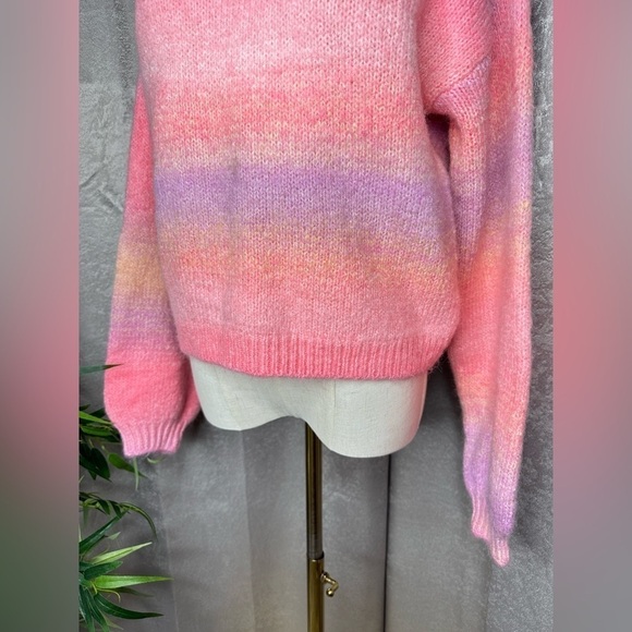 NWT Francesca’s Alicia Multi Ombré Balloon Sleeve Crew Neck Sweater Sz S - Picture 5 of 10